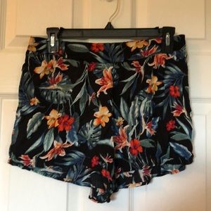 Tropical shorts
